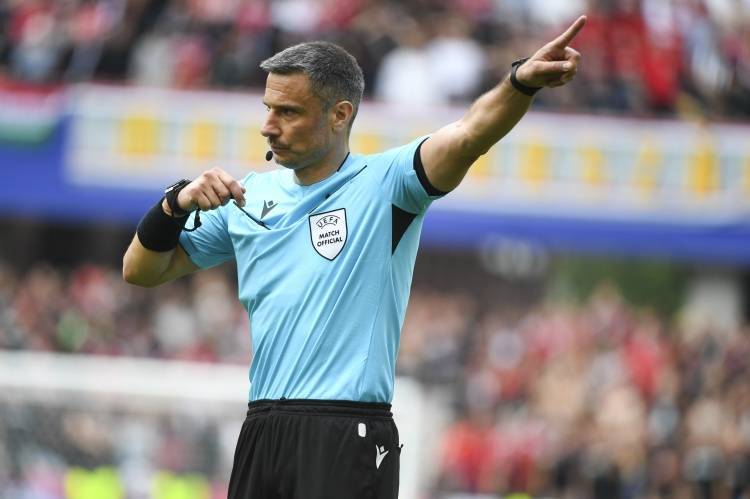 欧冠半决赛风云：阿森纳主场折戟，裁判争议引热议