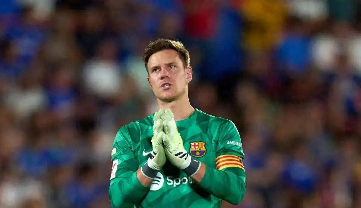 英雄迟暮！特尔施特根应重新考虑与巴萨的抗争