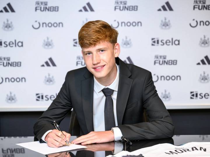 挖角利物浦！纽卡官方：利物浦16岁小将艾萨克-莫兰加盟球队