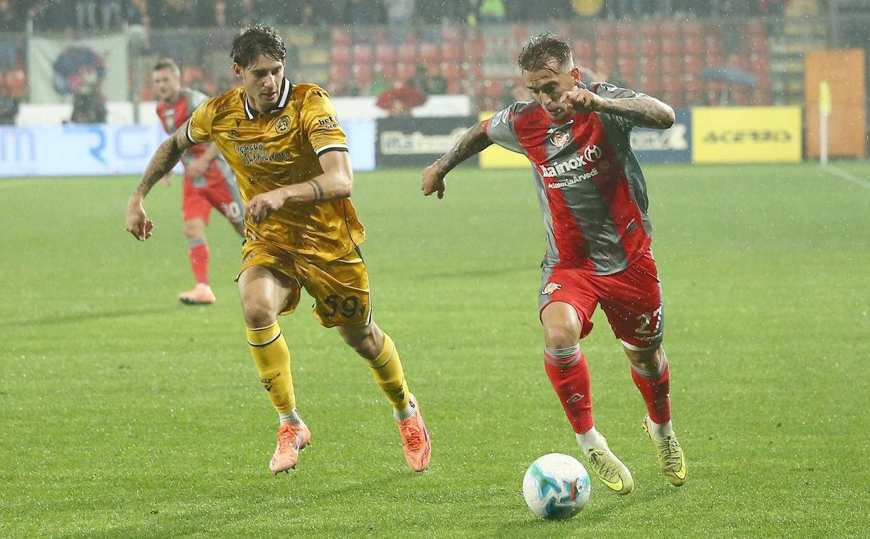 意甲第7轮：克雷莫内塞与乌迪内斯1-1战平，26岁国米前锋挺身而出